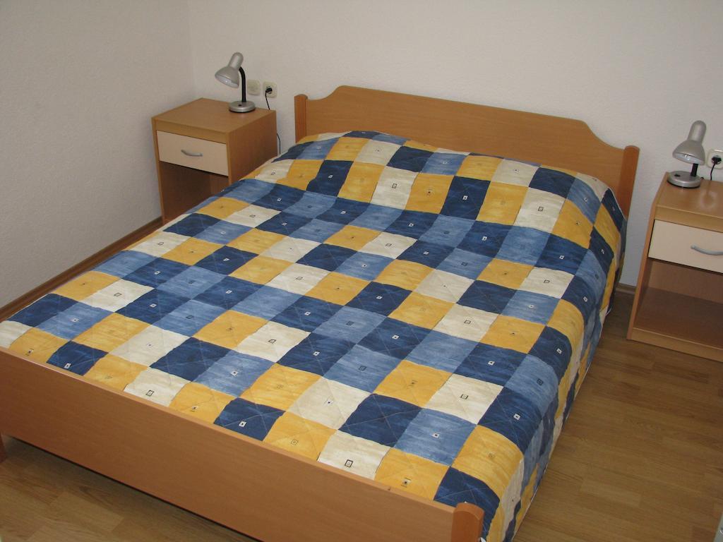 Apartments Jerica Bol Pokoj fotografie
