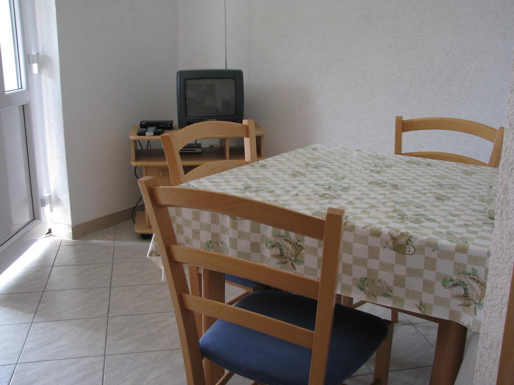 Apartments Jerica Bol Pokoj fotografie
